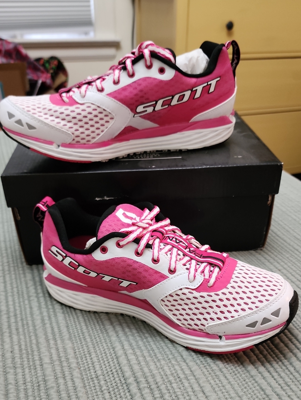 SCOTT T2 Palani 2.0 Women's 7.5 Pink White Running Triathlon Shoes NIB